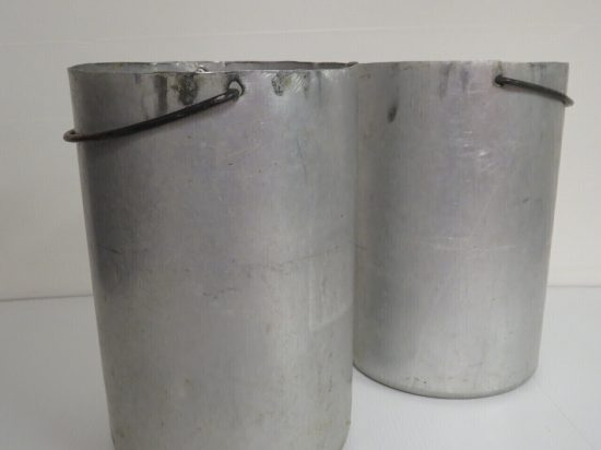 Lote: 22 - Lote: 22 - 2 lecheritas de aluminio