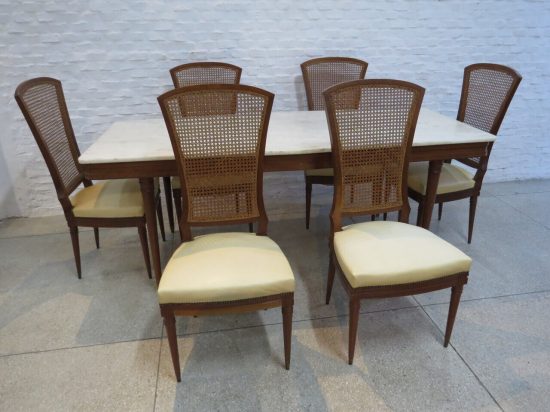 Lote: 188 - Lote: 188 - Comedor con mesada marmol