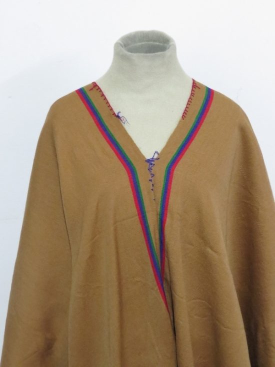 Lote: 204 - Lote: 204 - Poncho