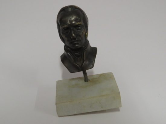 Lote: 1 - Lote: 1 - Escudo Nacional y busto Artigas