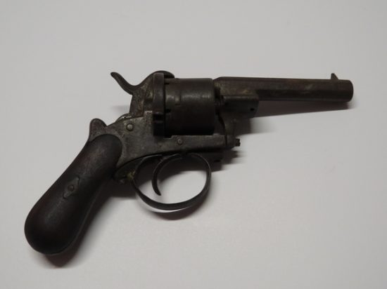 Lote: 190 - Lote: 190 - Revolver antiguo