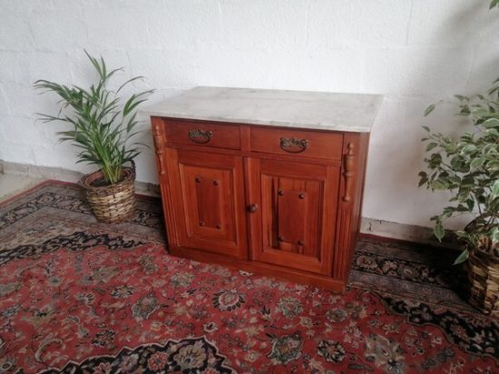 Lote: 100 - Lote: 100 - Mueble bajo en cedro