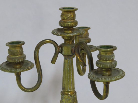 Lote: 22 - Lote: 22 - Par de candelabron en bronce