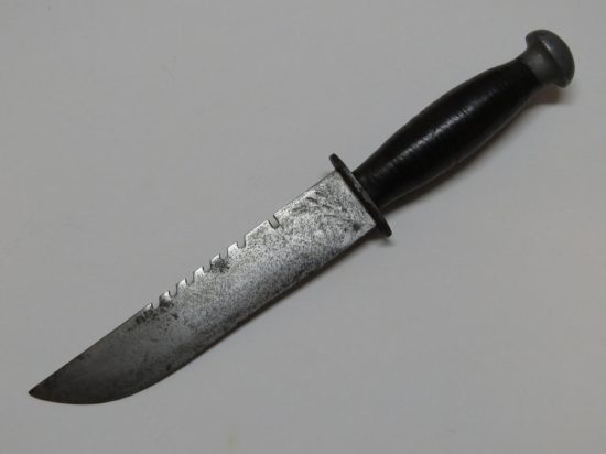 Lote: 157 - Lote: 157 - Cuchillo militar