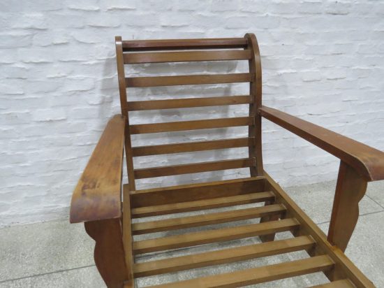 Lote: 74 - Lote: 74 - Sillón en madera