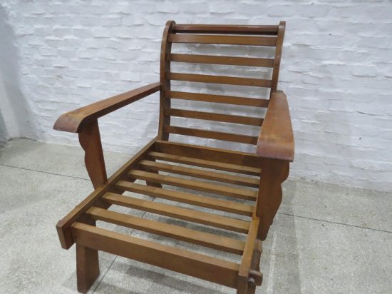 Lote: 74 - Lote: 74 - Sillón en madera