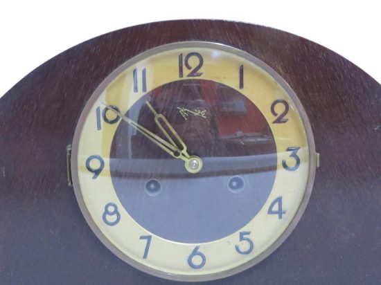 Lote: 111 - Lote: 111 - Reloj de mesa