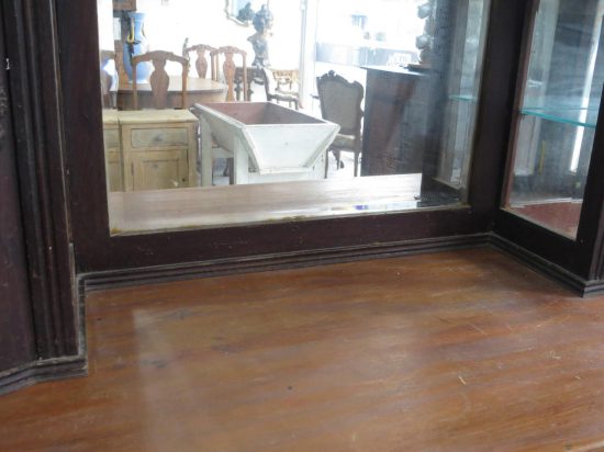 Lote: 116 - Lote: 116 - Mueble con alzada