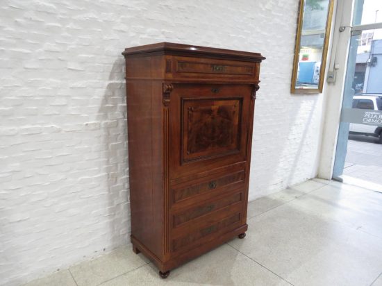 Lote: 112 - Lote: 112 - Mueble secreter