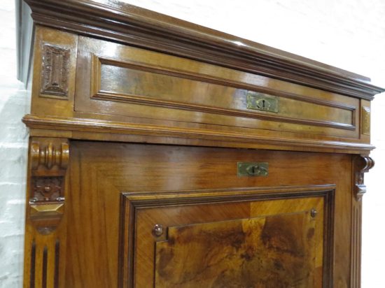 Lote: 112 - Lote: 112 - Mueble secreter