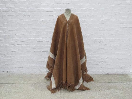 Lote: 107 - Lote: 107 - Poncho