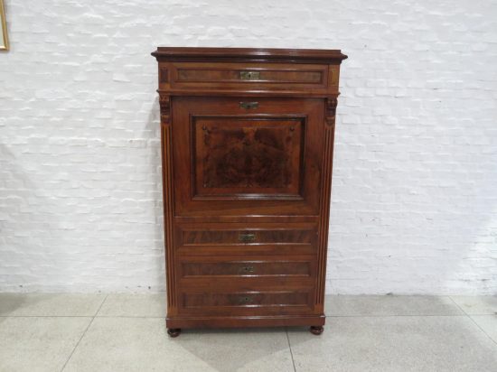 Lote: 104 - Lote: 104 - Mueble secreter