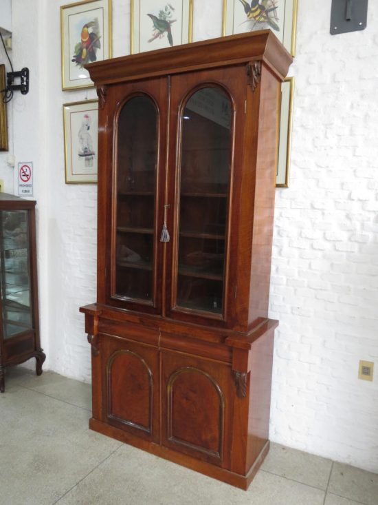 Lote: 108 - Lote: 108 - Mueble biblioteca