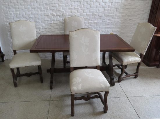 Lote: 95 - Lote: 95 - Comedor estilo colonial