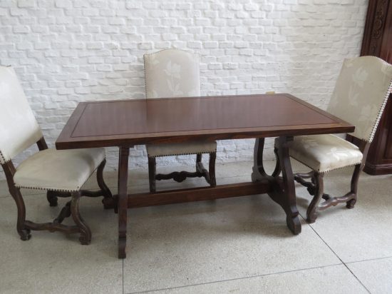 Lote: 95 - Lote: 95 - Comedor estilo colonial