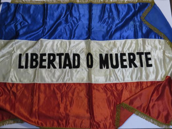 Lote: 240 - Lote: 240 - Bandera de los Treinta y Tres Orientales